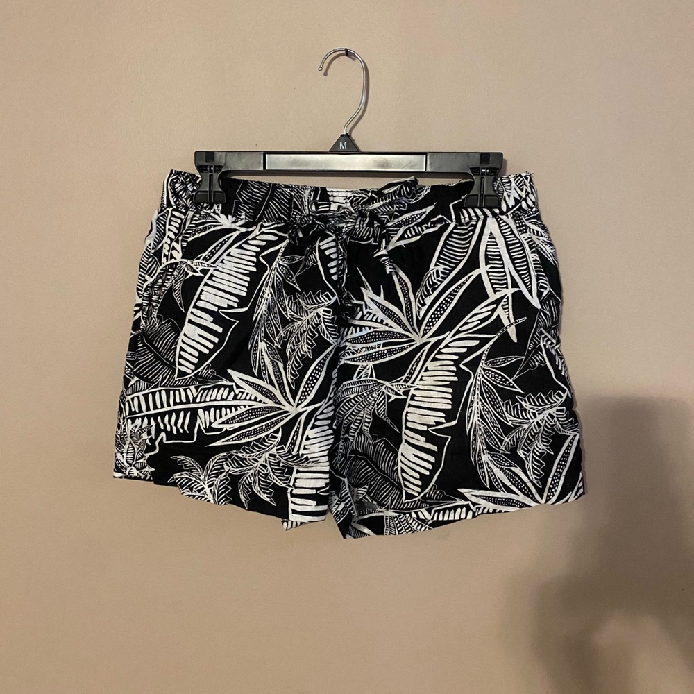Christian Siriano Black and White Leaf Print Shorts